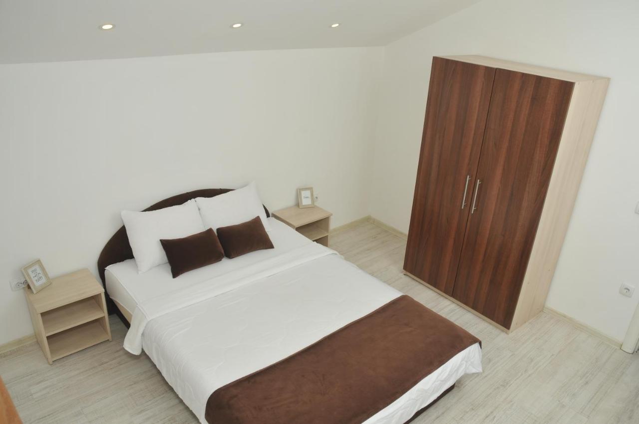 "Handmade" Apartment Ni Екстериор снимка