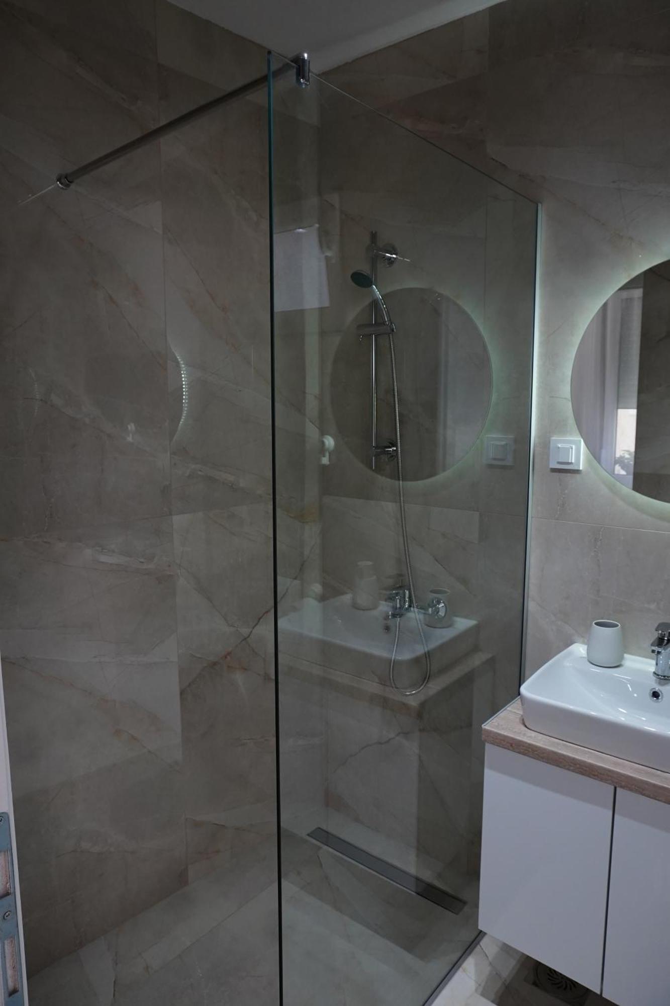 "Handmade" Apartment Ni Екстериор снимка